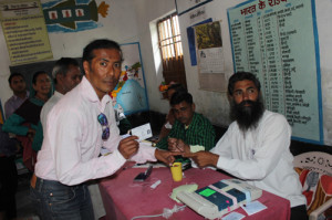 Lobsang Wangyal casting his vote