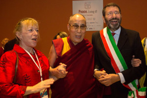 His Holiness the Dalai Lama with fellow Nobel Peace Laureate Jody Williams and Mayor of Rome Ignazio Marino before the start of the 14th World Summit of Nobel Peace Laureates in Rome, Italy on December 12, 2014. Photo/Paolo Tosti