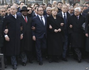 L-R: Israel's Benjamin Netanyahu, Mali's Ibrahim Boubacar Keita, France's Francois Hollande, Germany's Angela Merkel, the EU's Donald Tusk, and Palestinian President Mahmoud Abbas march during a unity rally in Paris January 11, 2014. 