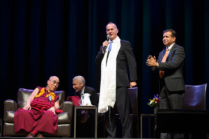 Mayor Tom Tait welcomes His Holiness the Dalai Lama to the Anaheim Theater in Anaheim, California, USA on July 5, 2015. Photo/Tenzin Choejor/OHHDL