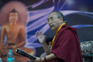 Geshe Ngawang Samten introducing the second session of the Conference on Quantum Physics and Madhyamaka Philosophical View at Jawaharla Nehru University in Delhi, India on November 12, 2015. Photo/Tenzin Choejor/OHHDL