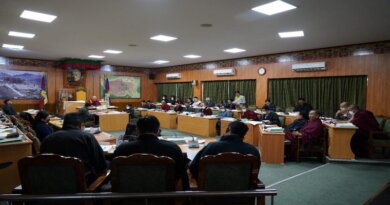 Tibetan Parliament votes against amendment to Charter on qualifications of Justice Commissioners of TSJC and oath-taking 