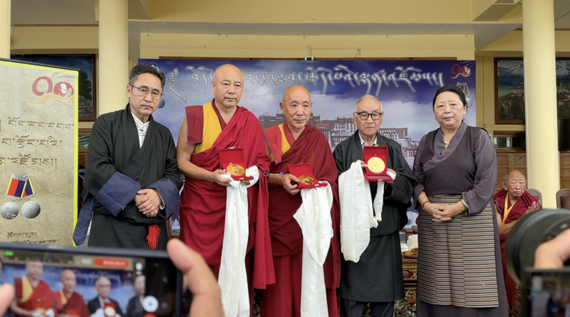 Tibetan Freedom Fighters’ Conclave Passes 28 Resolutions, Honours Gaden Phodrang Officials