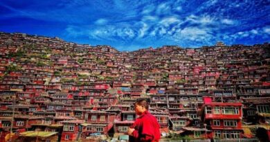 Larung Gar Faces Fresh Demolition Drive as China Tightens Control Over Tibetan Religious Institutions