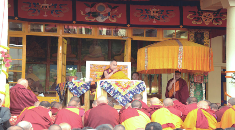 The Dilemma of Return — Tibetan Lamas and the Politics of Pilgrimage